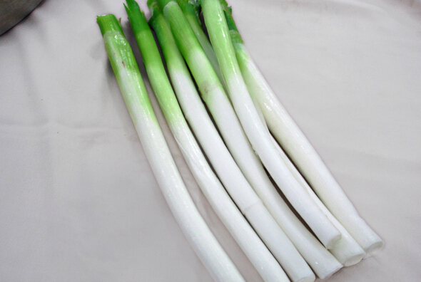 大蔥的營(yíng)養價(jià)值 生吃蔥的好處